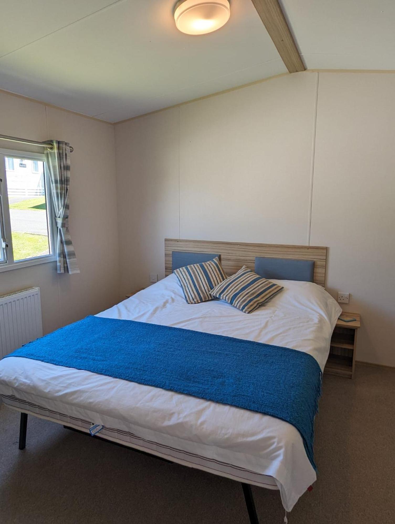 Lovely Bright Modern Caravan Swanage On Peaceful And Tranquil Holiday Park Dış mekan fotoğraf