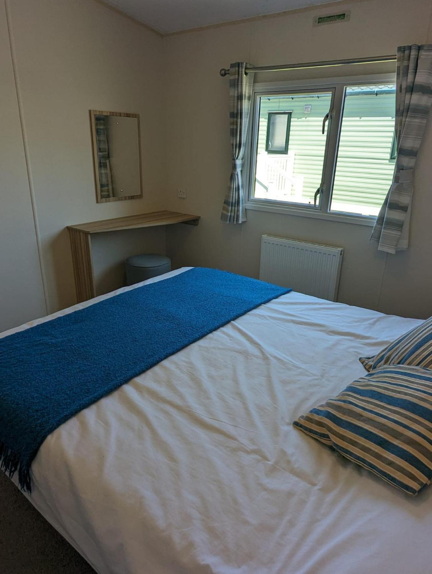 Lovely Bright Modern Caravan Swanage On Peaceful And Tranquil Holiday Park Dış mekan fotoğraf